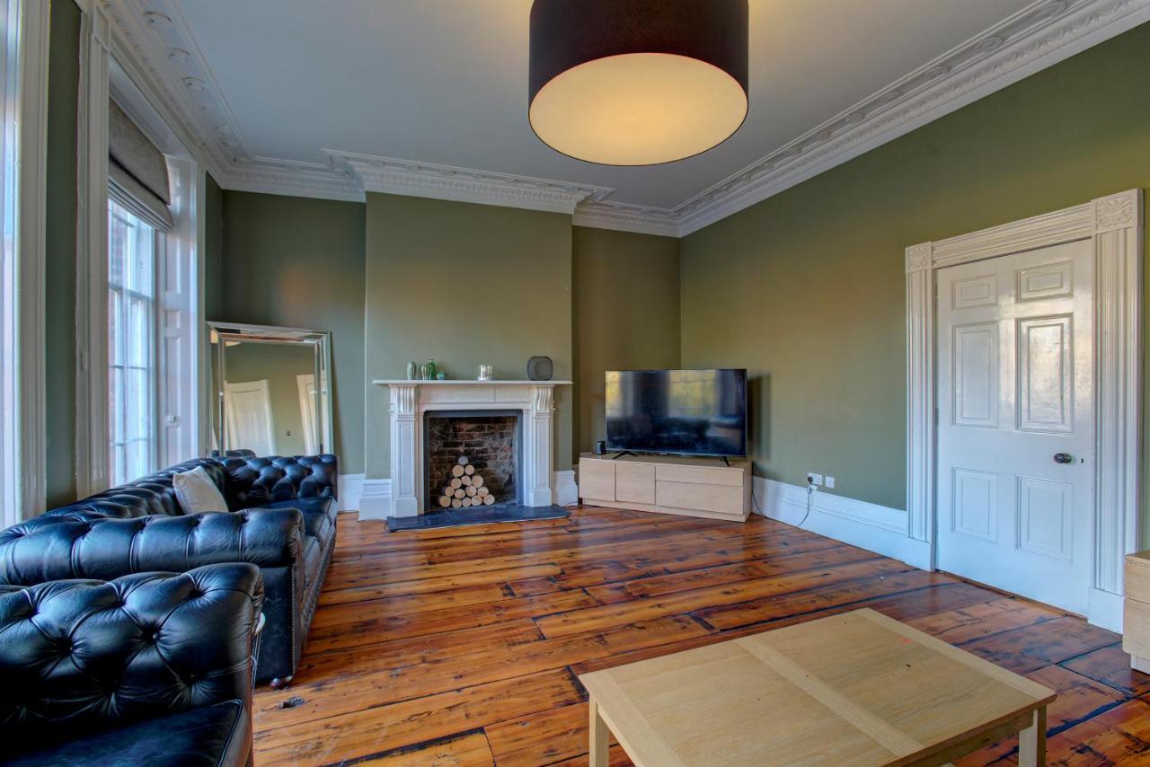 Holiday home Manchesters Ultimate House - Hot Tub - Sleeps 23!