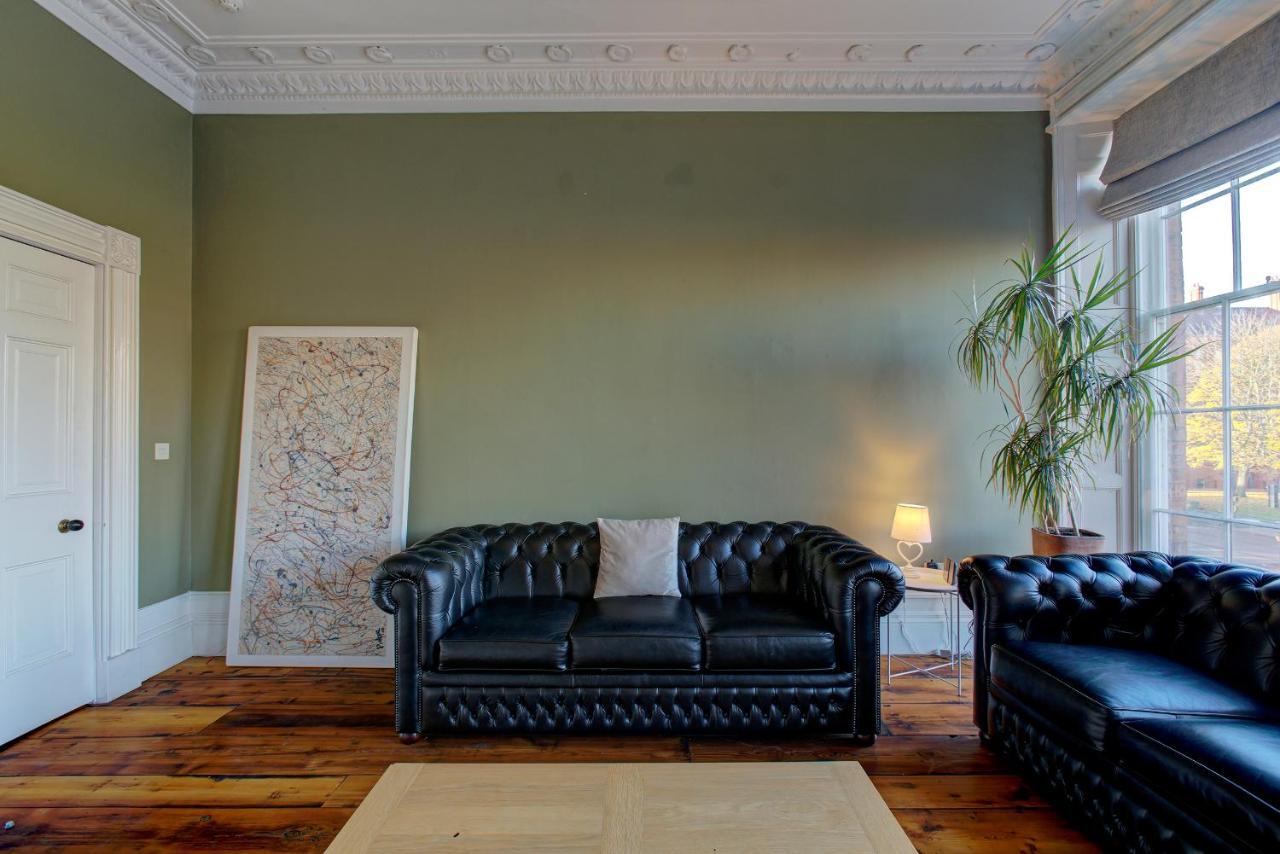 Manchesters Ultimate House - Hot Tub - Sleeps 23! Casa de férias *