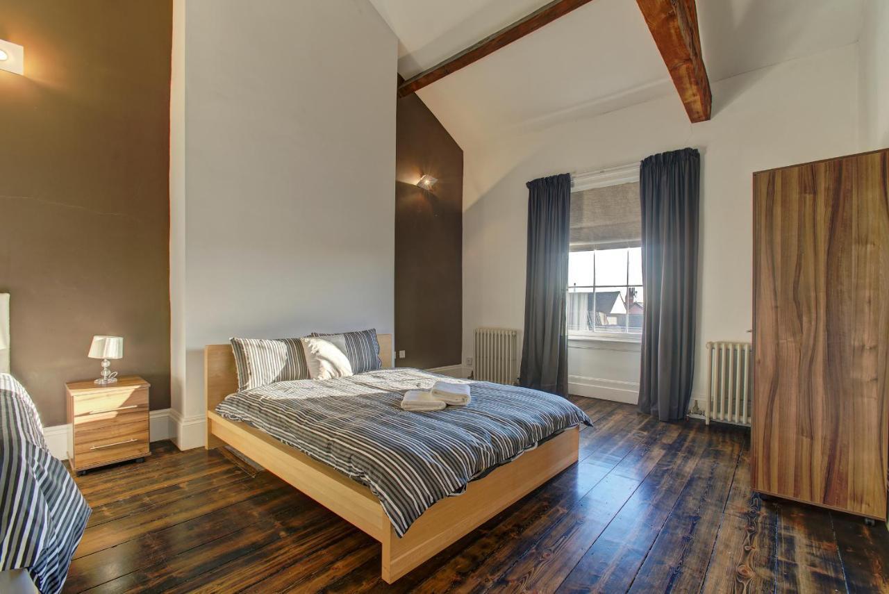 Casa de férias Manchesters Ultimate House - Hot Tub - Sleeps 23!